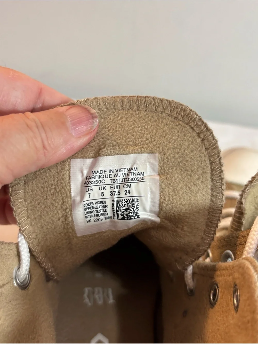 Converse women’s all Star  High-Top Sneakers in Tan and White